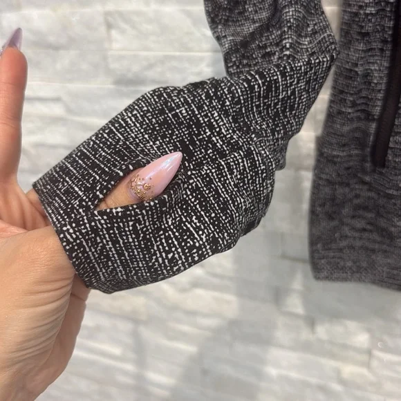 Lululemon Women's zipper jacket - Picture 6 of 10